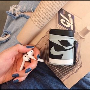 COPY - Jordan 1 gray AirPods case gen 1/2